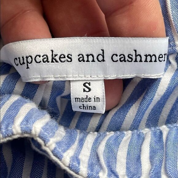 CUPCAKES & Cashmere Blue And White Striped Top Size Small - Picture 6 of 9